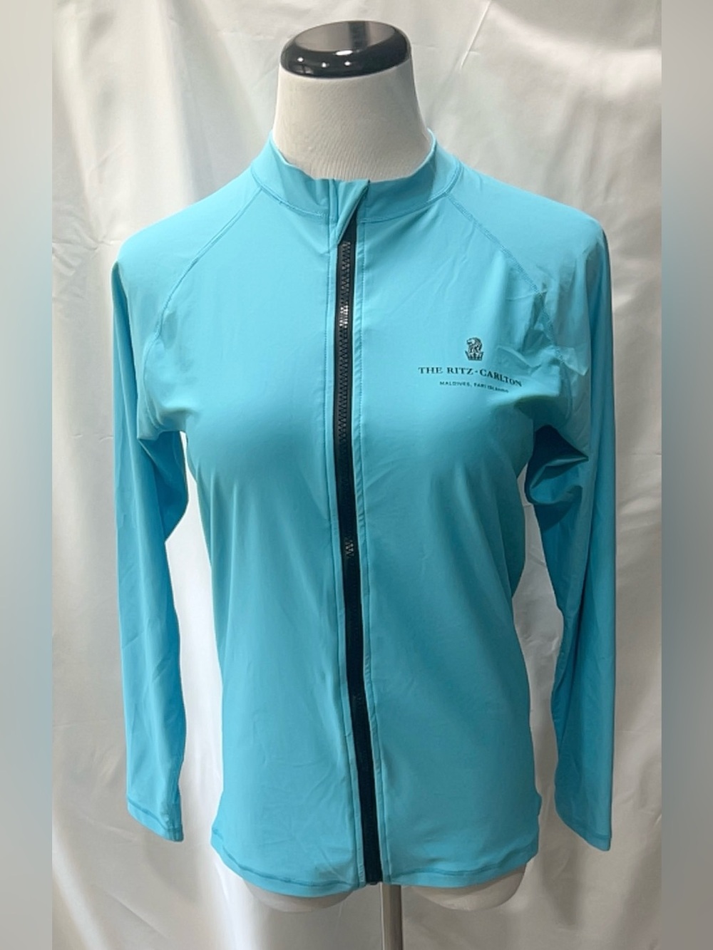 Ritz Carlton Maldives Fari Islands Resort Branded Blue FullZip Rash Guard Medium